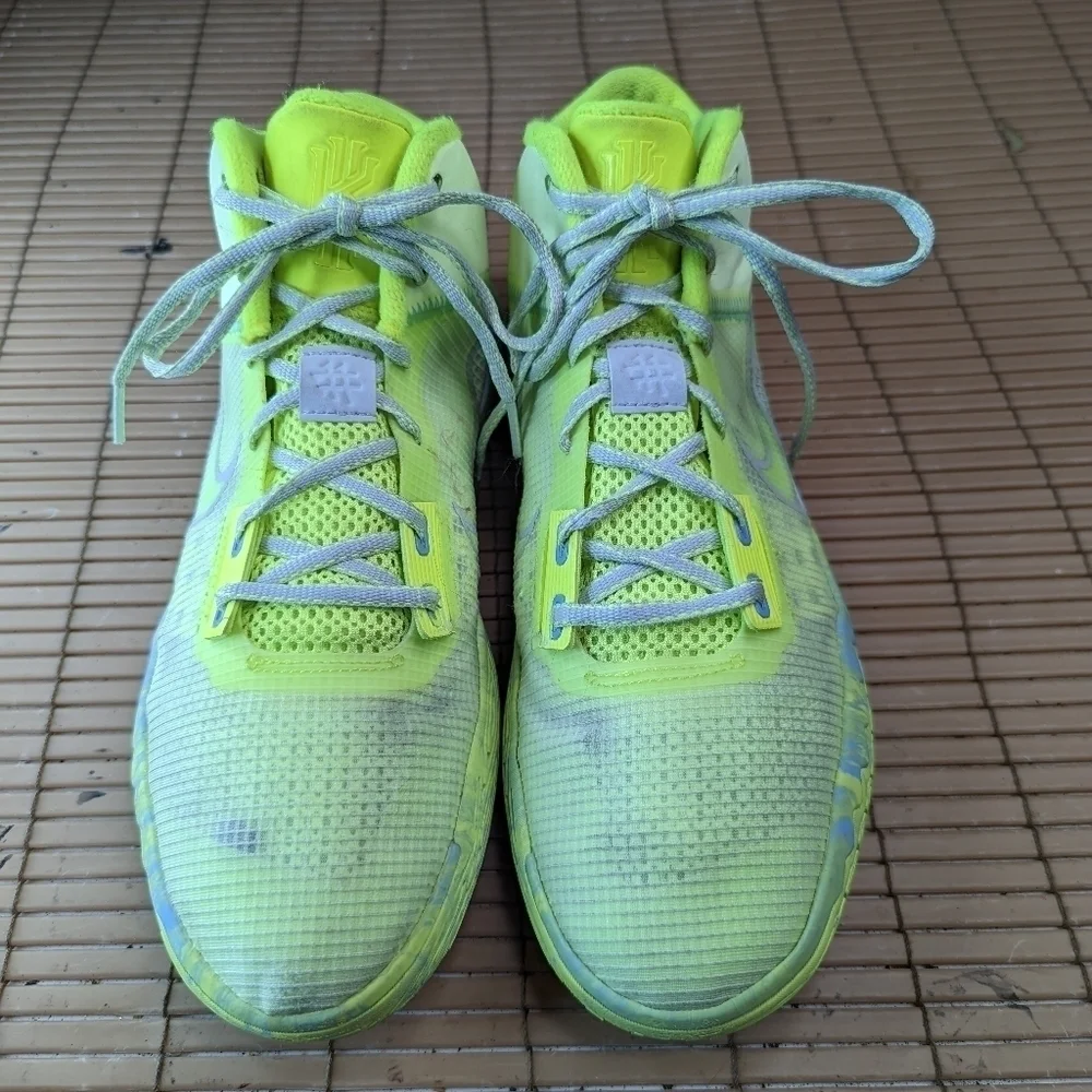 Nike Kyrie Flytrap 4 Men's Size 10.5 Volt Green Grey White Sneakers CT1972-700